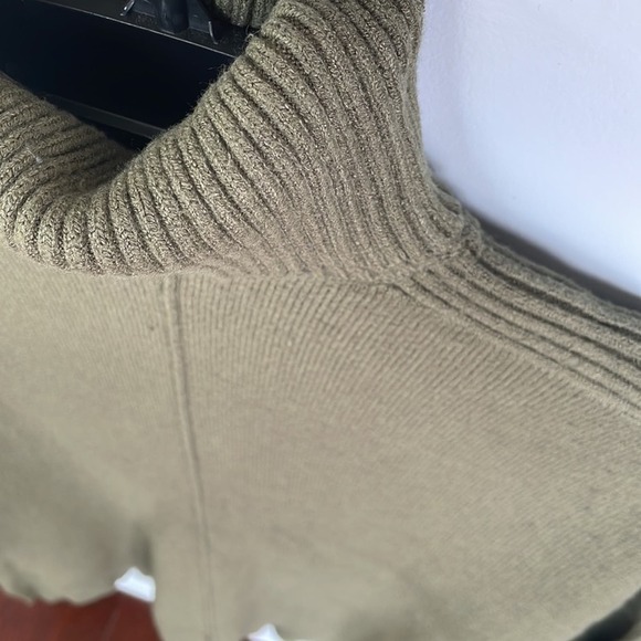 TIME and TRU Olive Green Turtleneck Longline Knit Sweater Blouse; - Picture 4 of 8